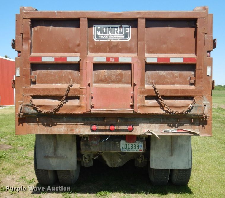 image for item IL9772 1977 International C0F4000B  dump truck