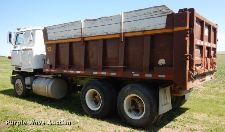 image for item IL9772 1977 International C0F4000B  dump truck