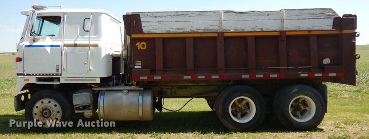 image for item IL9772 1977 International C0F4000B  dump truck