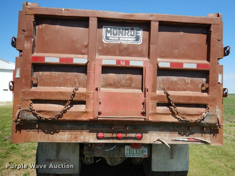 image for item IL9772 1977 International C0F4000B  dump truck