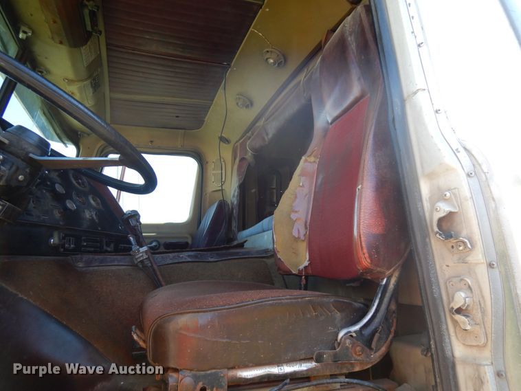 image for item IL9772 1977 International C0F4000B  dump truck