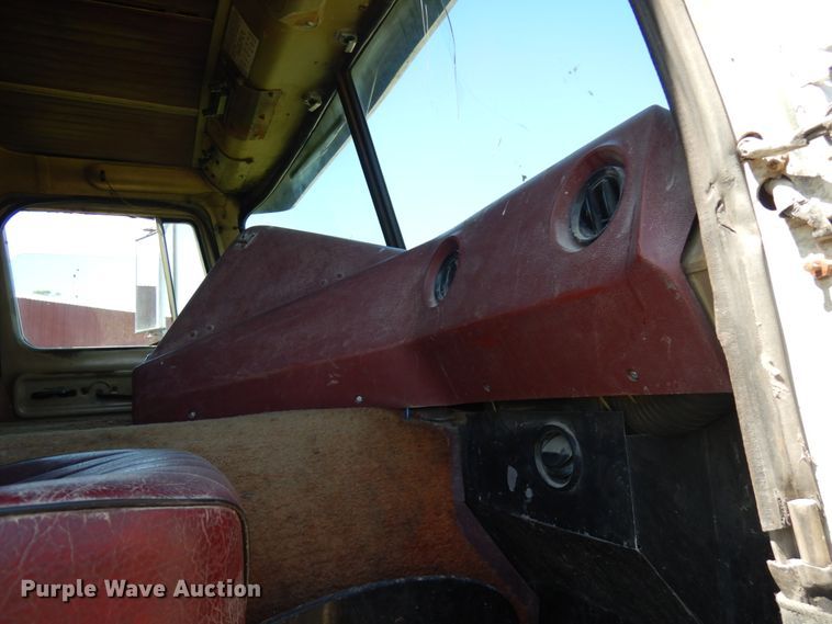 image for item IL9772 1977 International C0F4000B  dump truck