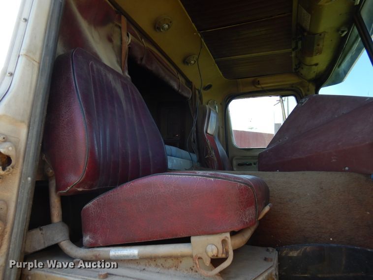 image for item IL9772 1977 International C0F4000B  dump truck