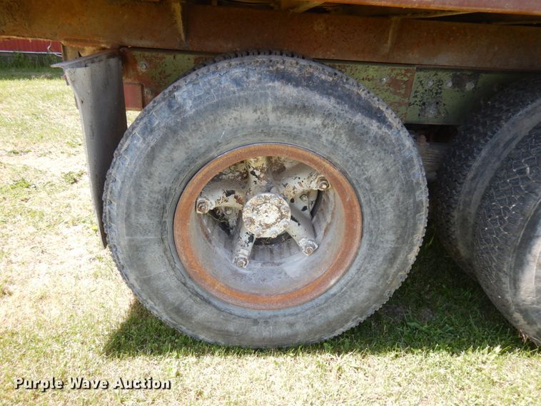 image for item IL9772 1977 International C0F4000B  dump truck