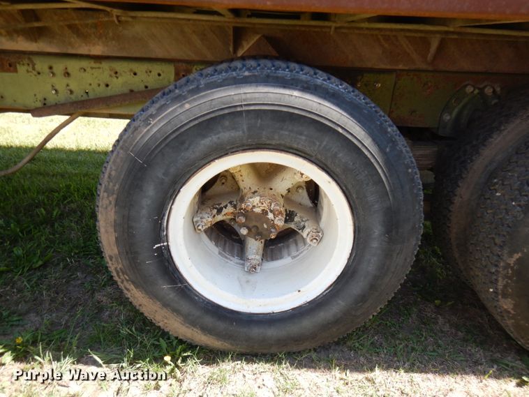 image for item IL9772 1977 International C0F4000B  dump truck