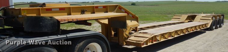 image for item IL9773 1991 Wall  lowboy equipment trailer
