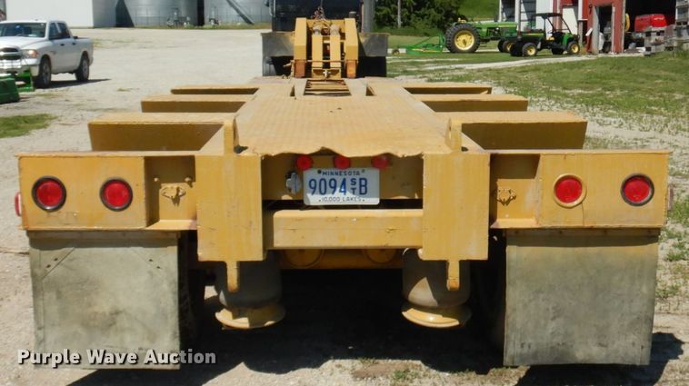 image for item IL9773 1991 Wall  lowboy equipment trailer