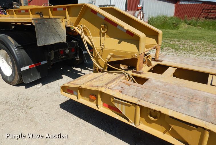 image for item IL9773 1991 Wall  lowboy equipment trailer