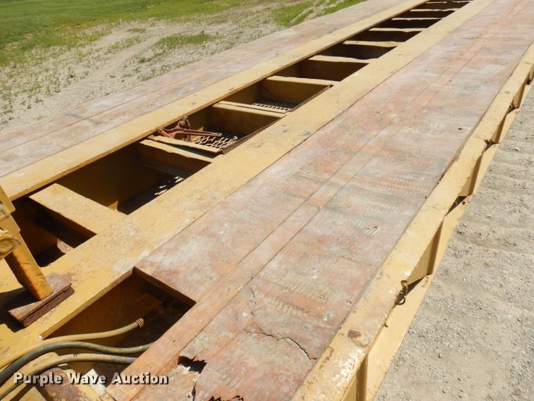 image for item IL9773 1991 Wall  lowboy equipment trailer