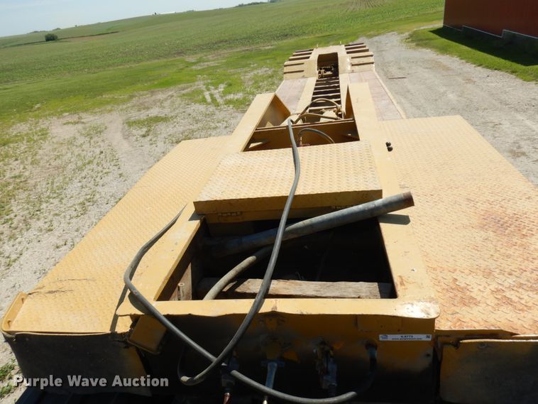 image for item IL9773 1991 Wall  lowboy equipment trailer