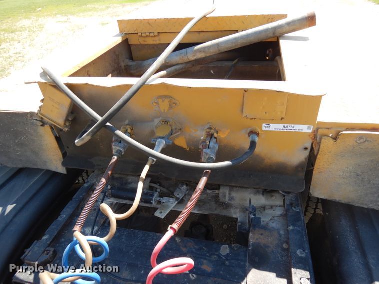 image for item IL9773 1991 Wall  lowboy equipment trailer