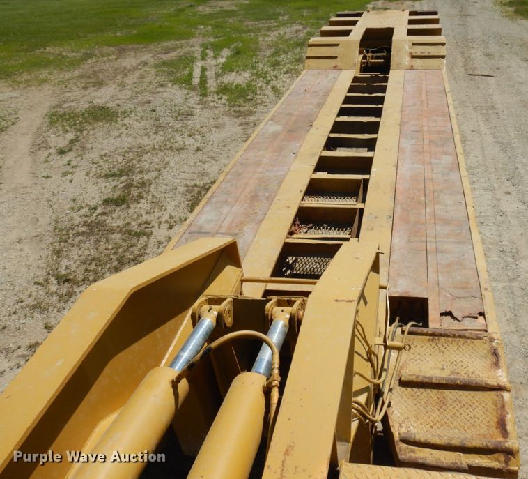 image for item IL9773 1991 Wall  lowboy equipment trailer