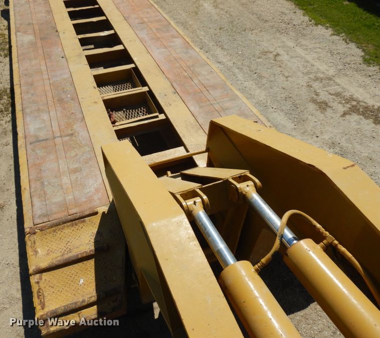 image for item IL9773 1991 Wall  lowboy equipment trailer