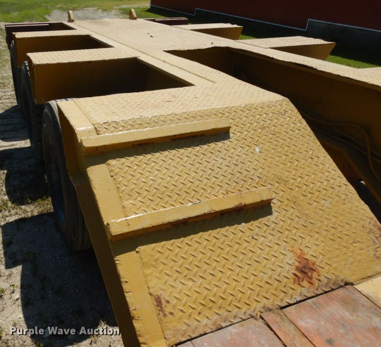 image for item IL9773 1991 Wall  lowboy equipment trailer