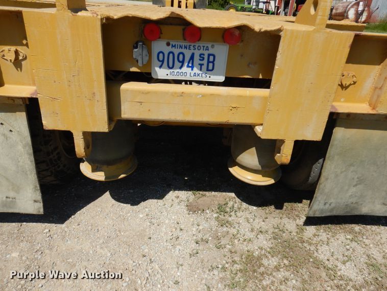 image for item IL9773 1991 Wall  lowboy equipment trailer