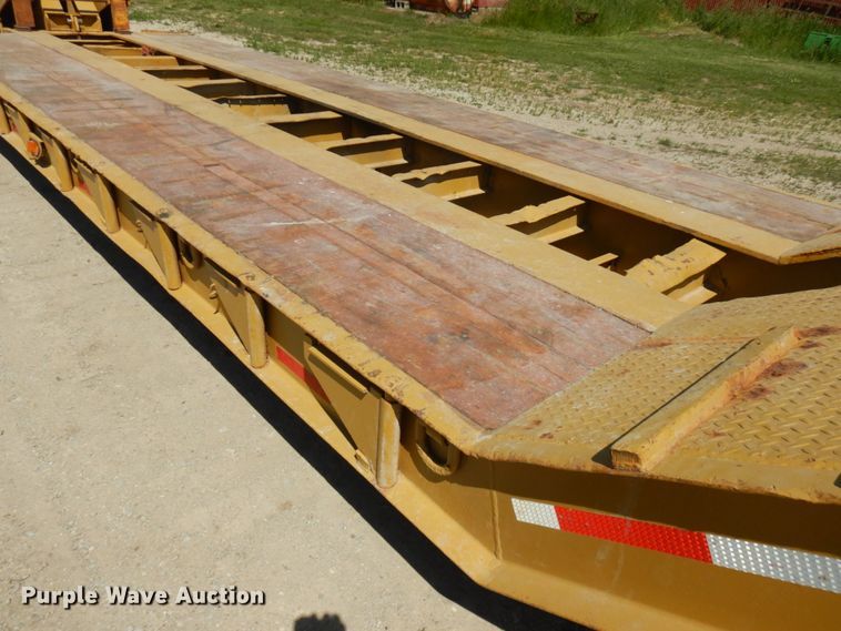 image for item IL9773 1991 Wall  lowboy equipment trailer