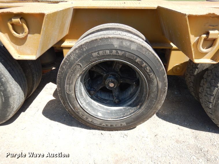 image for item IL9773 1991 Wall  lowboy equipment trailer