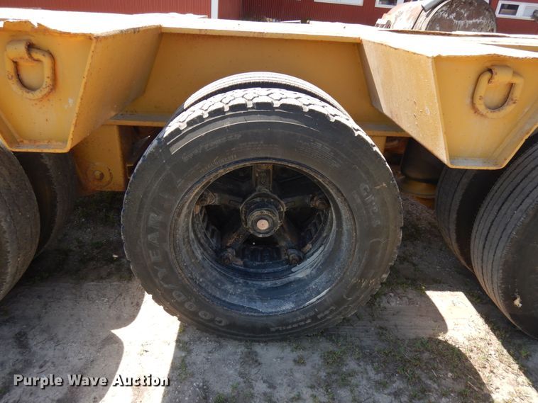 image for item IL9773 1991 Wall  lowboy equipment trailer