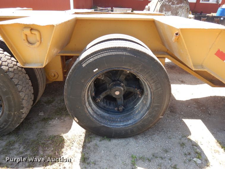 image for item IL9773 1991 Wall  lowboy equipment trailer