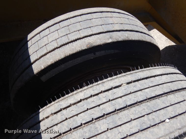 image for item IL9773 1991 Wall  lowboy equipment trailer