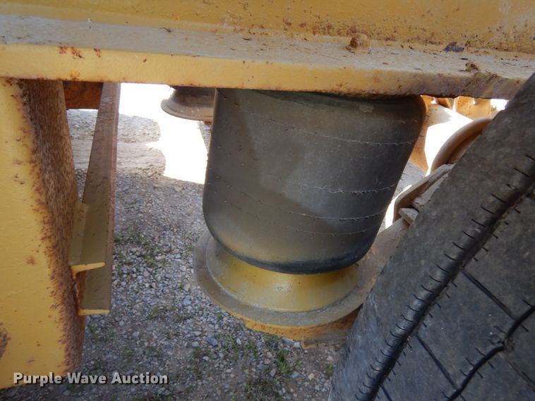 image for item IL9773 1991 Wall  lowboy equipment trailer