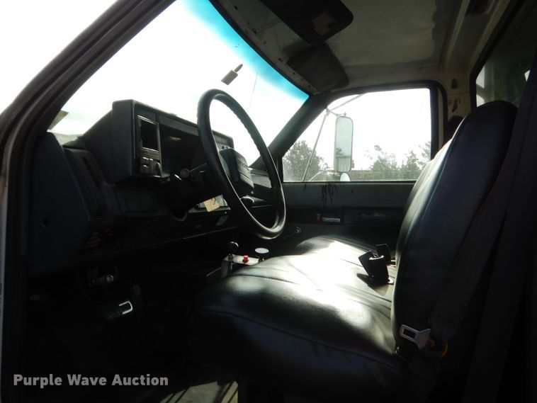 image for item IP9869 1995 GMC TopKick C6500  dump truck