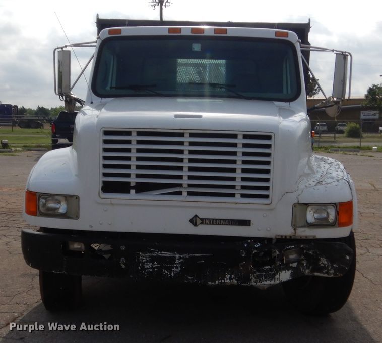 image for item IP9870 1999 International 4700  dump truck