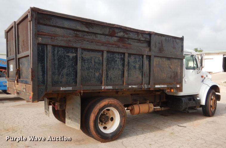 image for item IP9870 1999 International 4700  dump truck