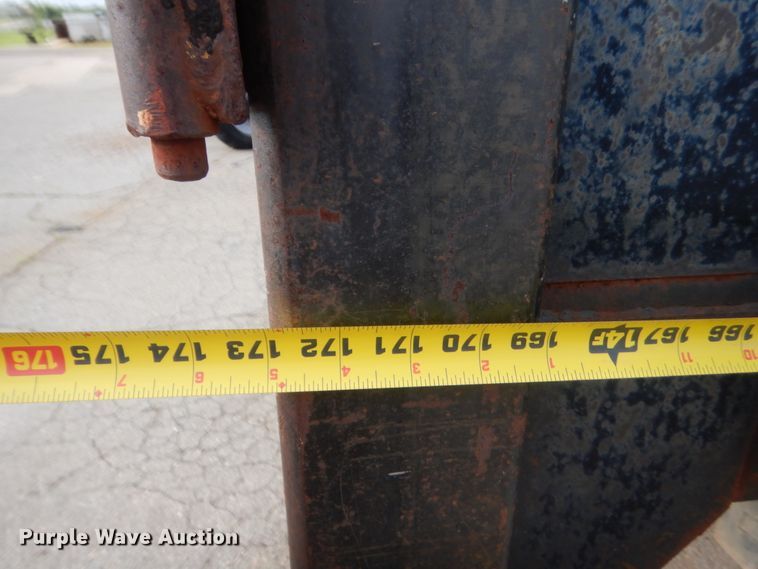 image for item IP9870 1999 International 4700  dump truck