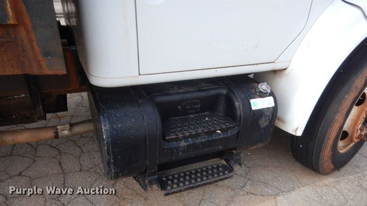 image for item IP9870 1999 International 4700  dump truck