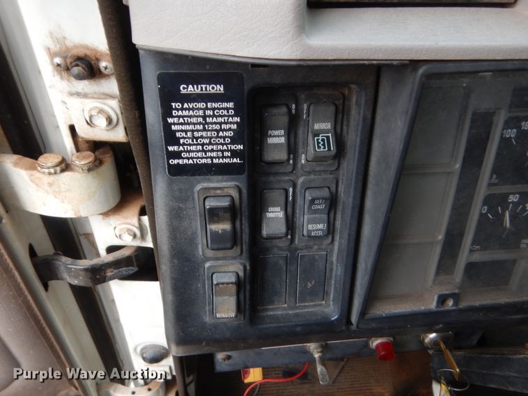 image for item IP9870 1999 International 4700  dump truck