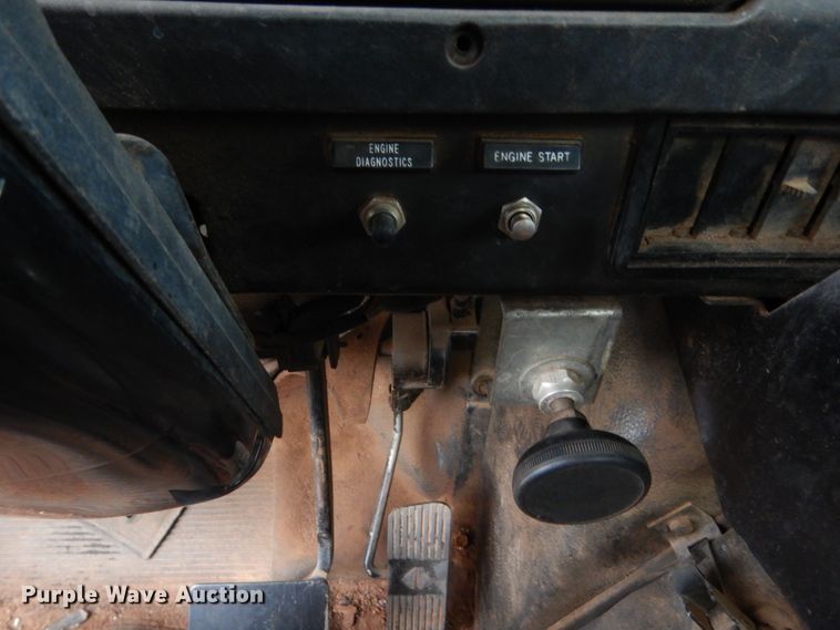 image for item IP9870 1999 International 4700  dump truck