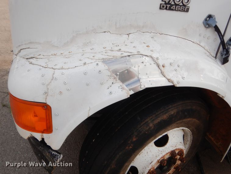 image for item IP9870 1999 International 4700  dump truck