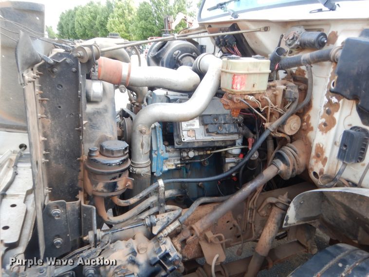 image for item IP9870 1999 International 4700  dump truck