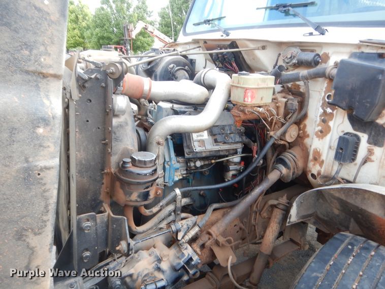 image for item IP9870 1999 International 4700  dump truck