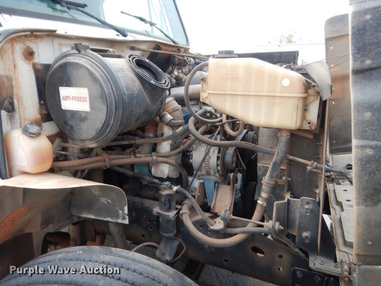 image for item IP9870 1999 International 4700  dump truck