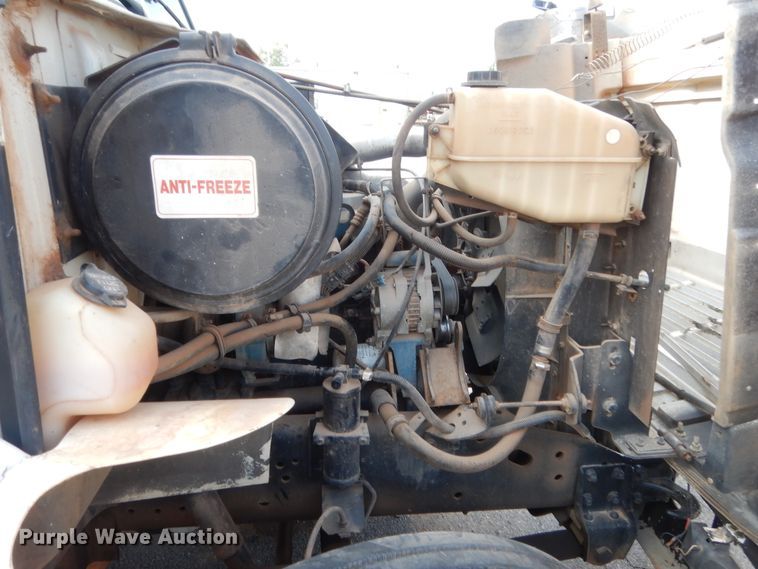 image for item IP9870 1999 International 4700  dump truck