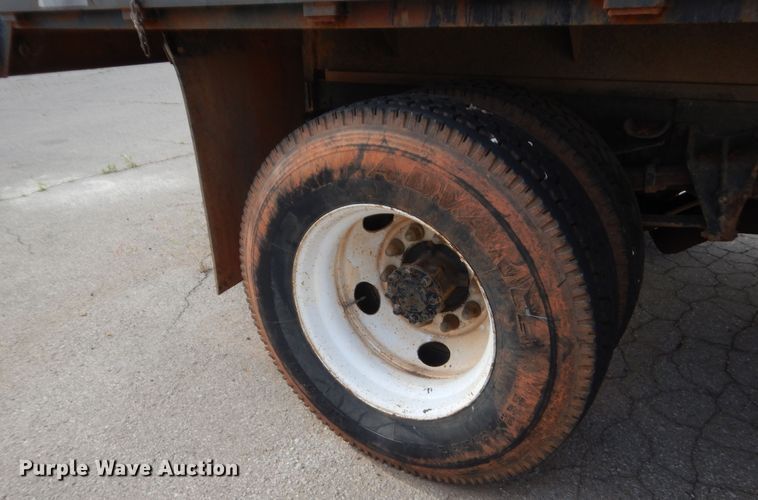 image for item IP9870 1999 International 4700  dump truck