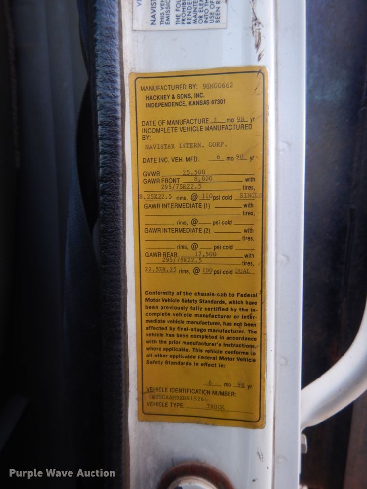 image for item IP9870 1999 International 4700  dump truck