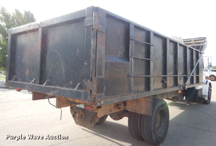 image for item IP9871 1999 Freightliner F70  dump truck