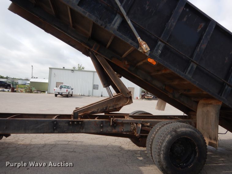 image for item IP9871 1999 Freightliner F70  dump truck