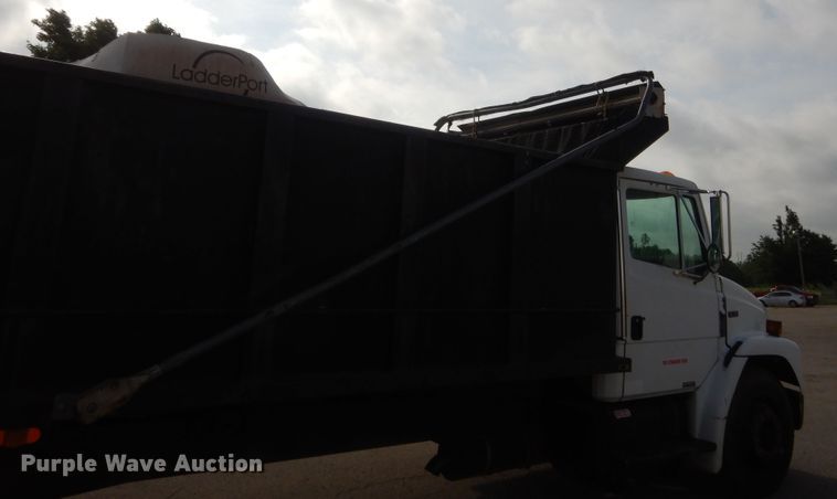 image for item IP9871 1999 Freightliner F70  dump truck