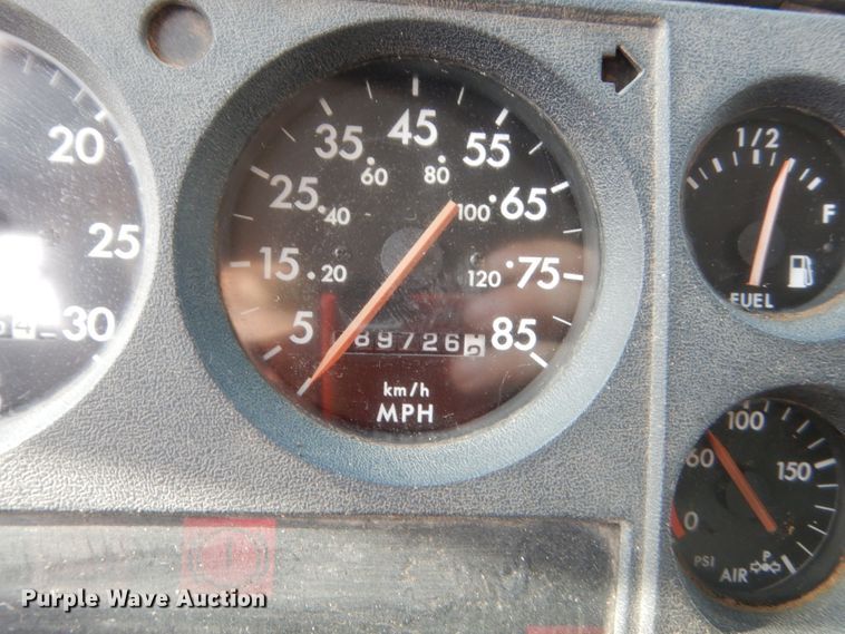 image for item IP9871 1999 Freightliner F70  dump truck