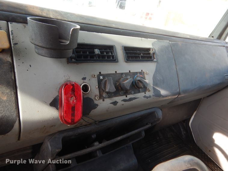 image for item IP9871 1999 Freightliner F70  dump truck