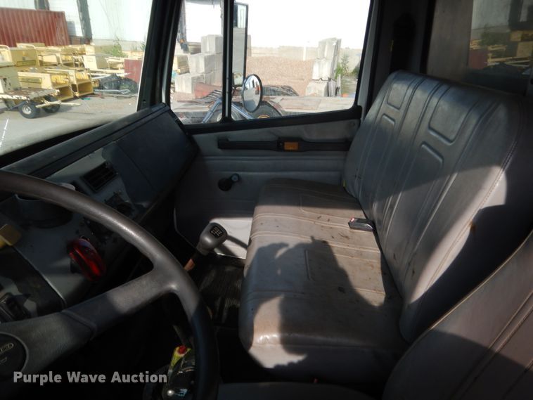 image for item IP9871 1999 Freightliner F70  dump truck