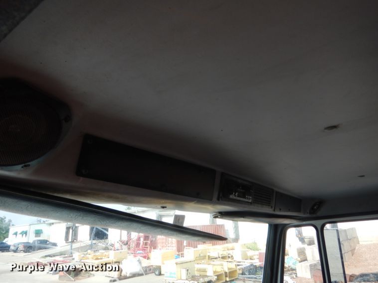 image for item IP9871 1999 Freightliner F70  dump truck