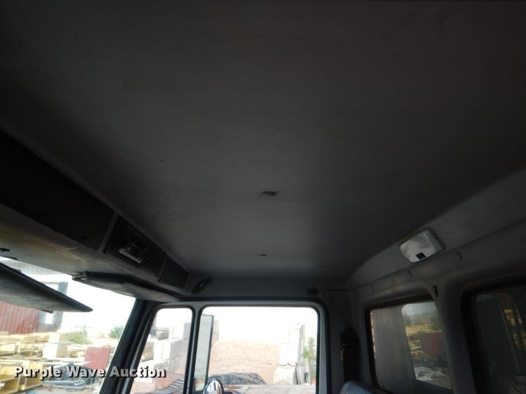 image for item IP9871 1999 Freightliner F70  dump truck