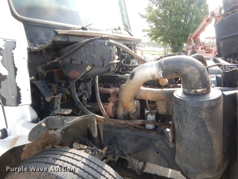 image for item IP9871 1999 Freightliner F70  dump truck