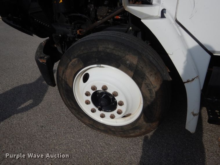 image for item IP9871 1999 Freightliner F70  dump truck