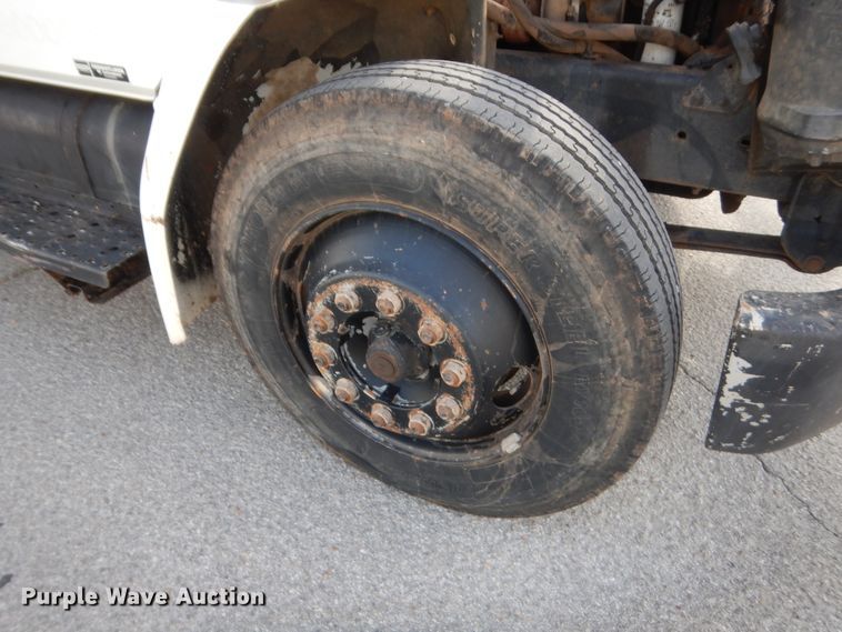 image for item IP9871 1999 Freightliner F70  dump truck